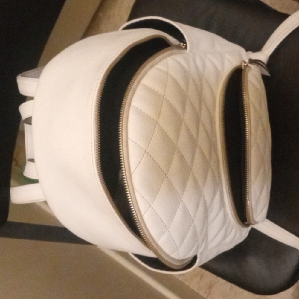 Mini back pack - Picture 3 of 3